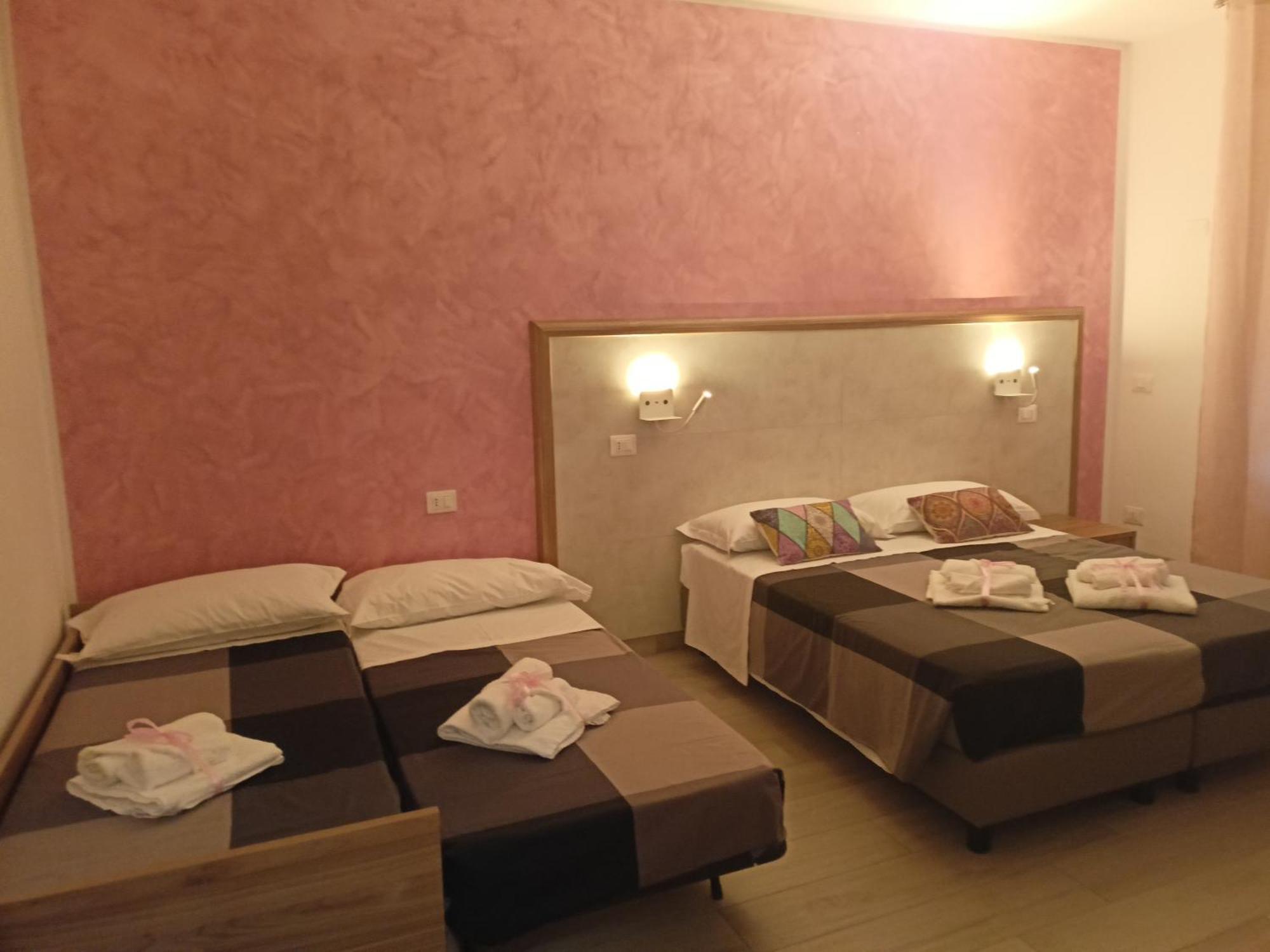 La Dea Rooms Феррара Экстерьер фото